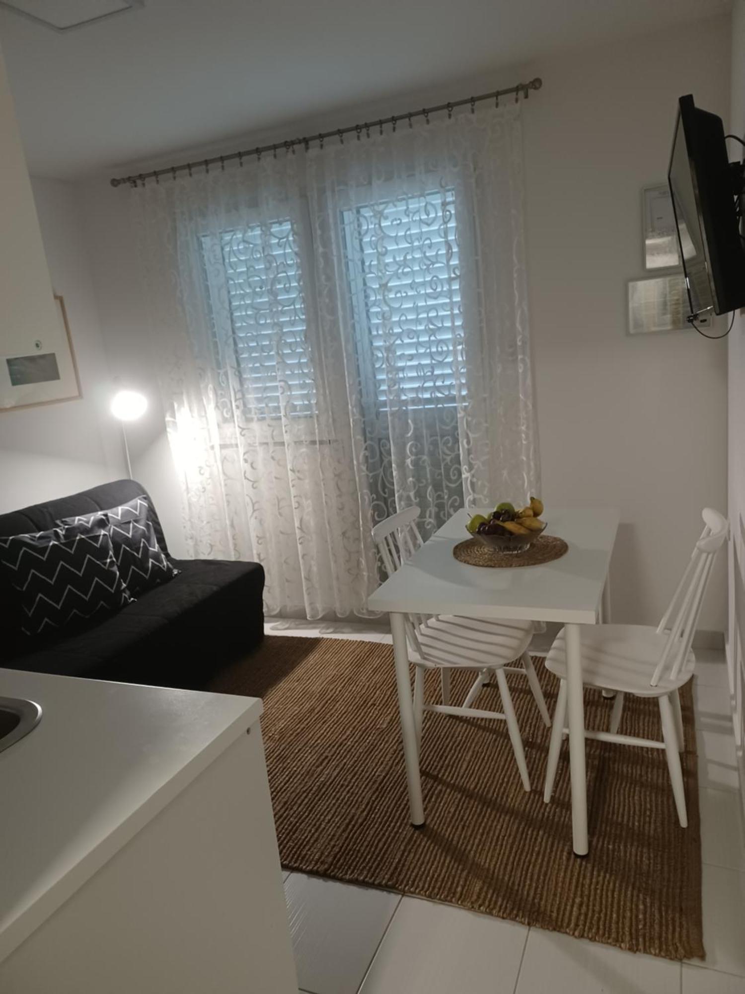 Apartmani Ana - Meka Draga Оброваць Екстер'єр фото
